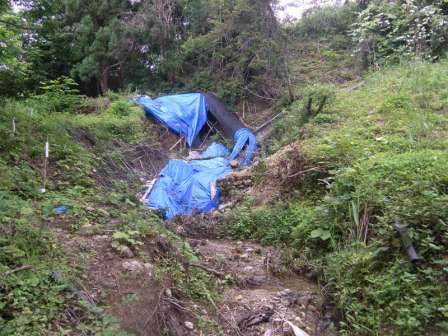 地すべり現場復旧中の写真